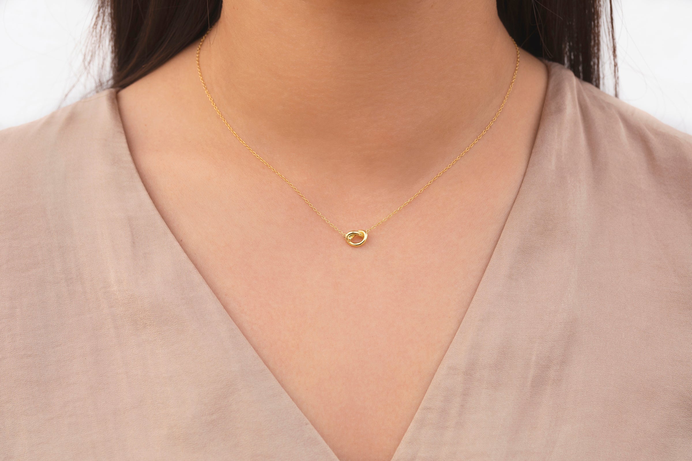Dainty & Minimalist Heart Love Knot Pendant Chain Necklace