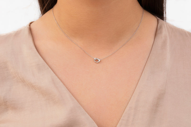 Dainty & Minimalist Heart Love Knot Pendant Chain Necklace