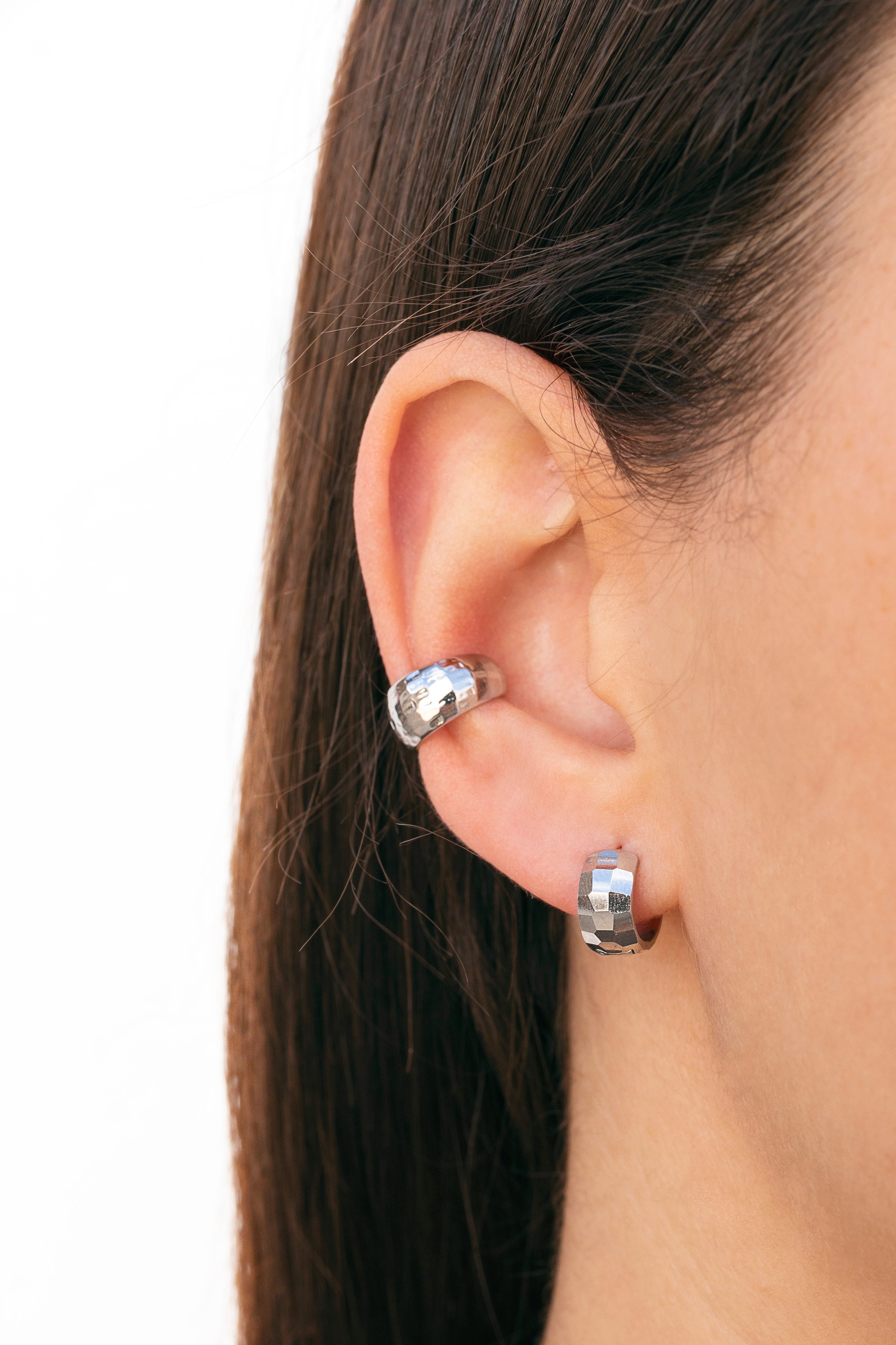 Boucles d'oreilles manchette en forme de conque, massives, facettées et martelées