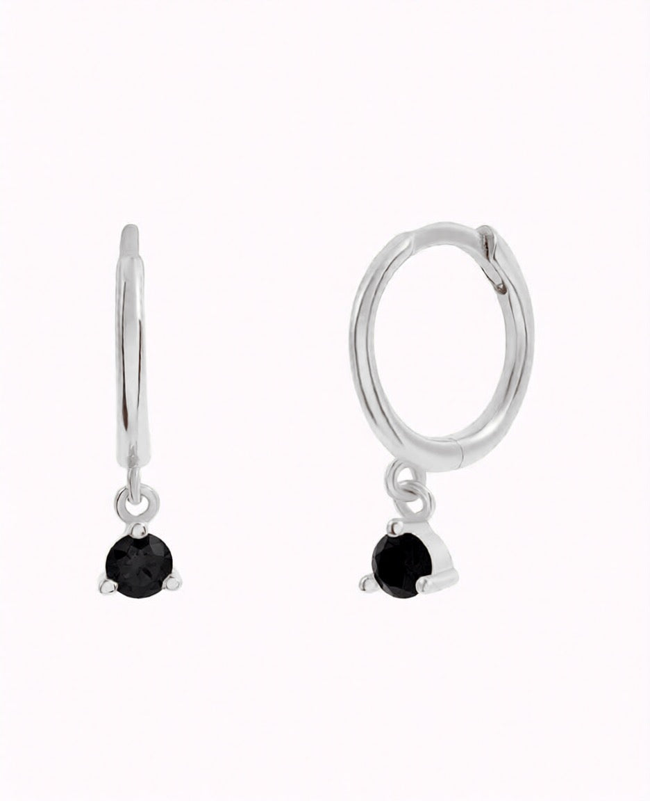 Pendientes de aro con charm circonita - Disponible en blanco. y negro