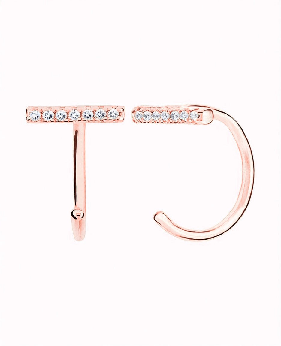 Offene Creolen in Stabform mit schwarzen oder weißen Zirkonen