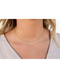 Collar gargantilla de cadena con charms de bolas