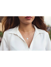 Collar gargantilla de cadena con charms de bolas