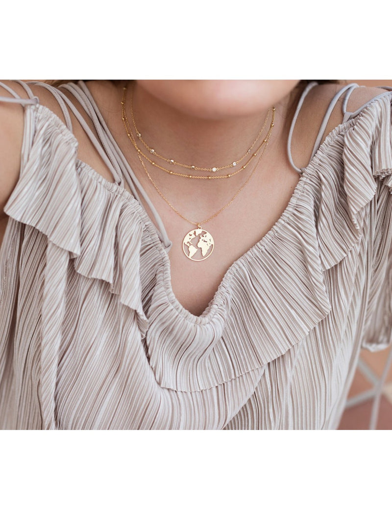 Collar gargantilla de cadena con charms de bolas