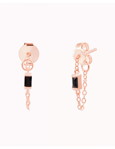 Ketten-Ohrstecker mit schwarzem Baguette-Zirkonia