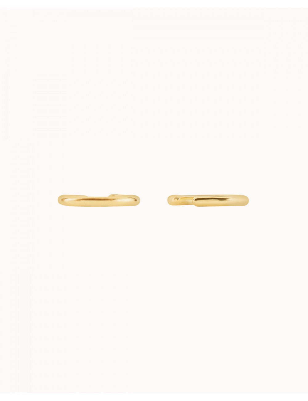 Pendientes conch ear cuff de una banda de plata lisa