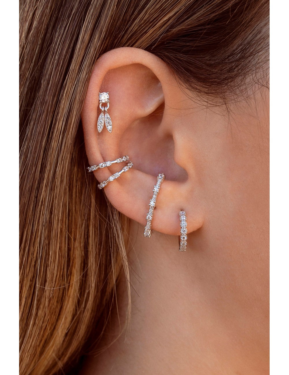 Boucles d'oreilles manchettes d'oreille conque avec zircons sertis à 4 griffes