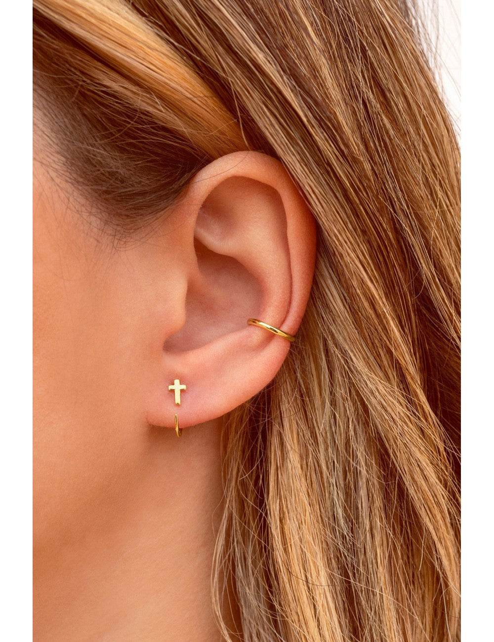 Pendientes de aro abierto en forma de cruz