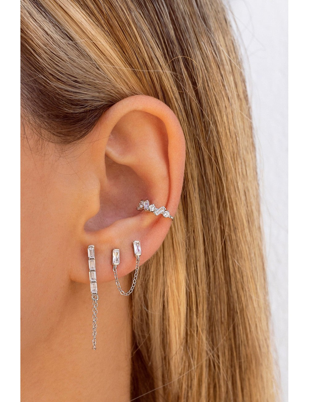 Boucles d'oreilles piercing double avec zircone taille baguette et chaîne