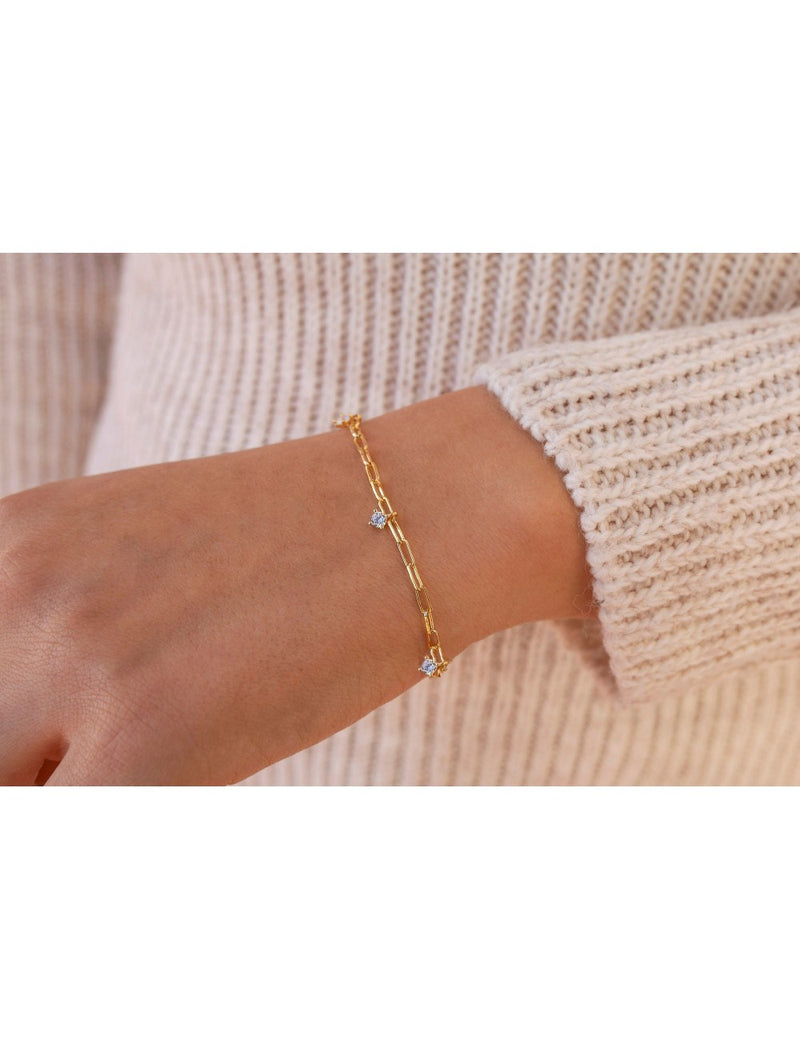 Bracelet à maillons allongés avec breloques en zircone