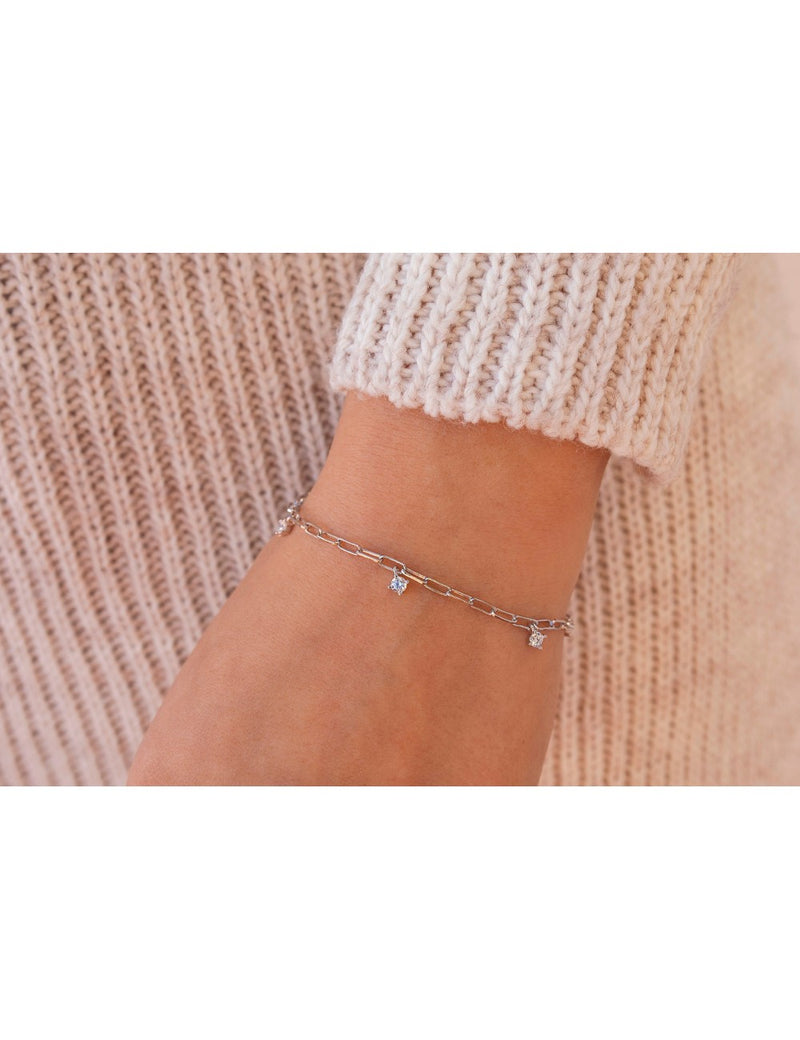 Bracelet à maillons allongés avec breloques en zircone