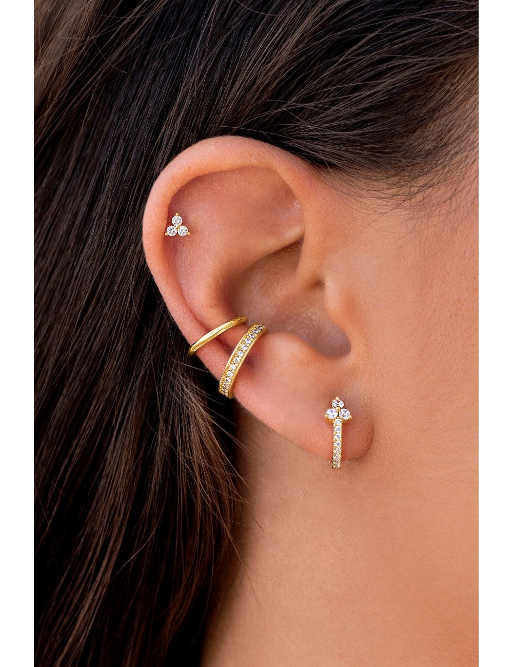 Boucles d'oreilles créoles en forme de fleur avec zircones cubiques serties en pavé
