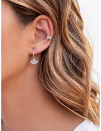 Pendientes aro con charm en forma de abanico