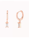 Pendientes de aro huggie con charm de circonita en talla baguette