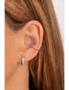 Boucles d'oreilles créoles Huggie avec zircones cubiques taille baguette