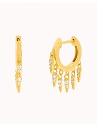Boucles d'oreilles créoles Huggie avec breloques en forme de triangle et zircones cubiques