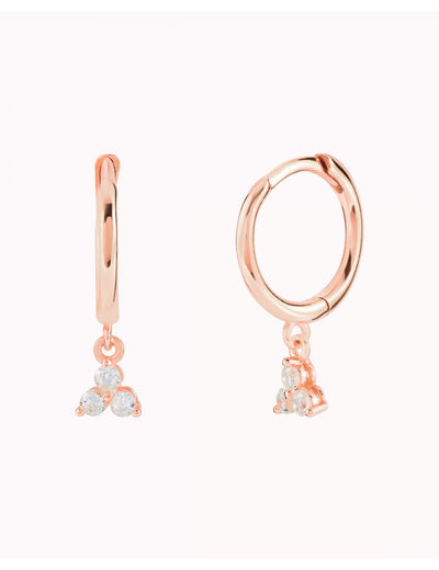 Huggie-Creolen mit Blumenanhänger und 3 Zirkonia-Steinen