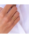 Minimalistischer Ring mit drei Bändern