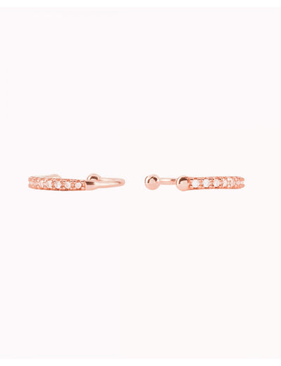 Dünne Ohrmanschetten-Ohrringe mit einem Band und Zirkonia-Pavé