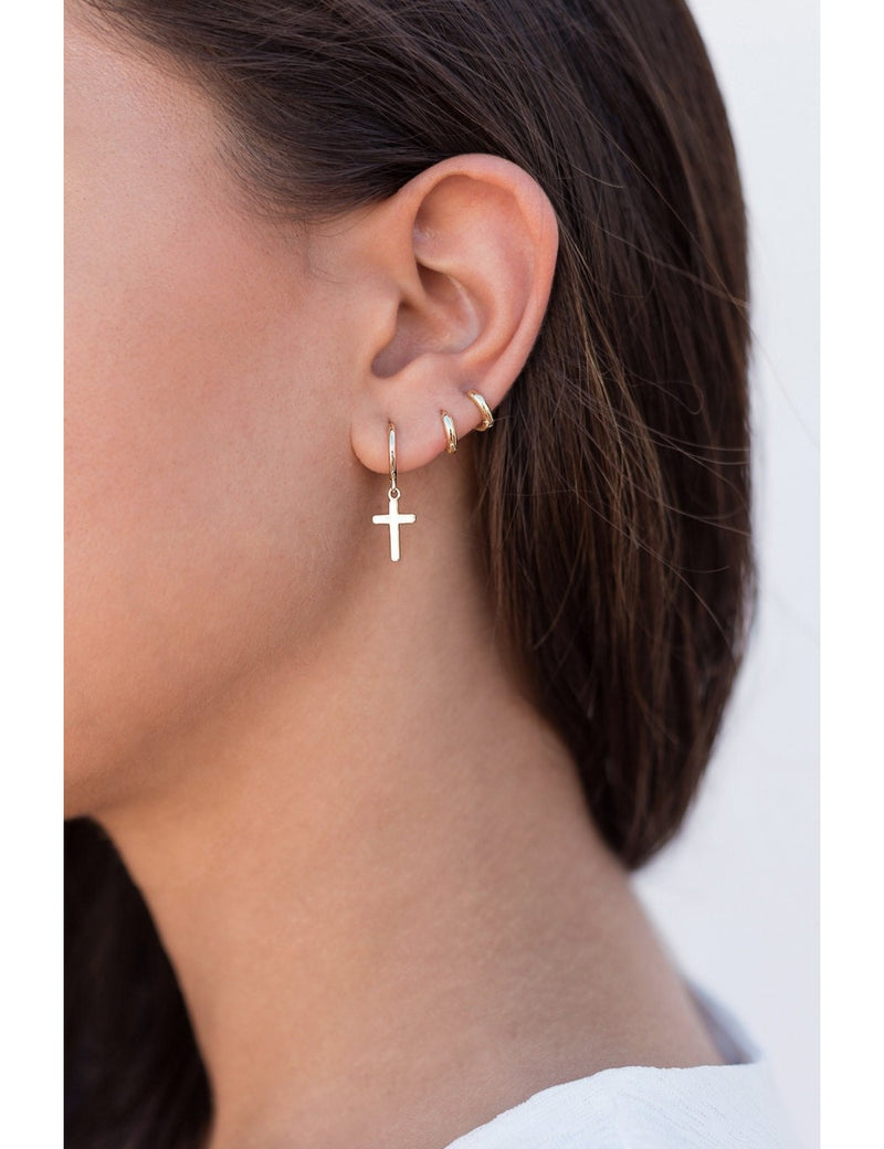 Pendientes de aro con cruz