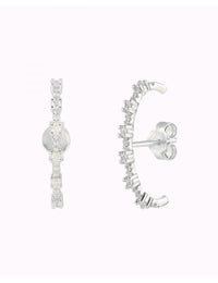 Boucles d'oreilles à tige avec zircons de différentes tailles