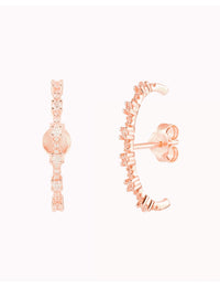 Boucles d'oreilles à tige avec zircons de différentes tailles