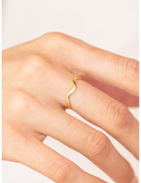 Wavy Band Ring
