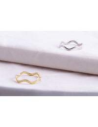 Wavy Band Ring